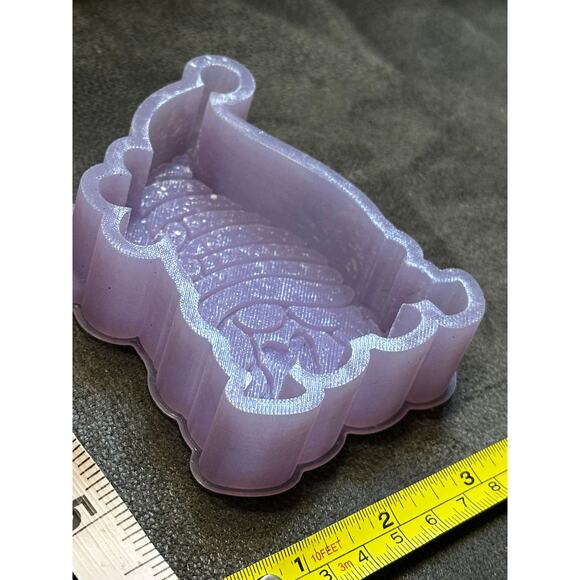 Purple Glitter Gnome Silicone Freshie Mold – Heart Detail & Hat Bow 💜 - Picture 4 of 6